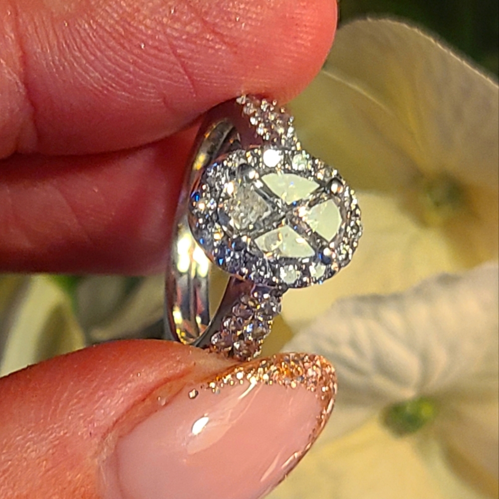 Helzberg 2 carat Halo Oval engagement bridal set